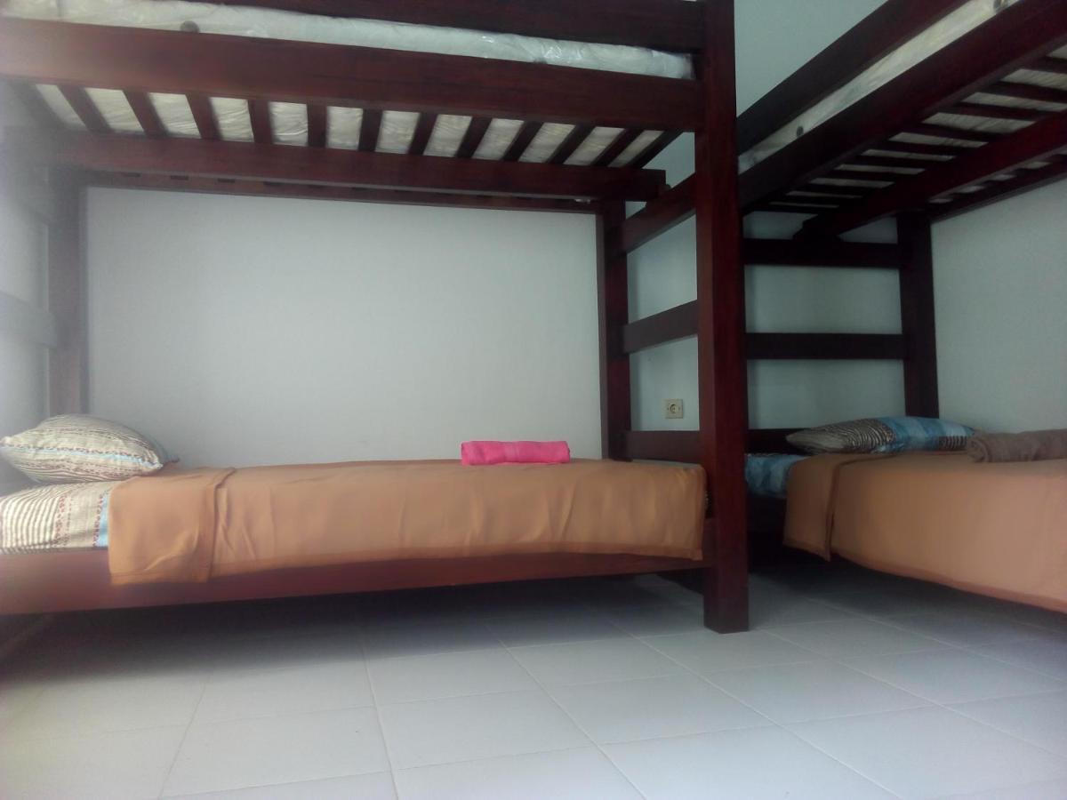 Ariata Arya Hostel Kuta  Экстерьер фото